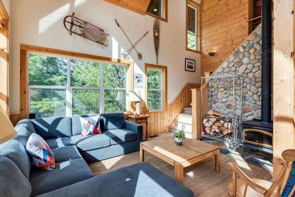 Hot Tub Cool Views: Roaring Creek Cabin Leavenworth Bagian luar foto