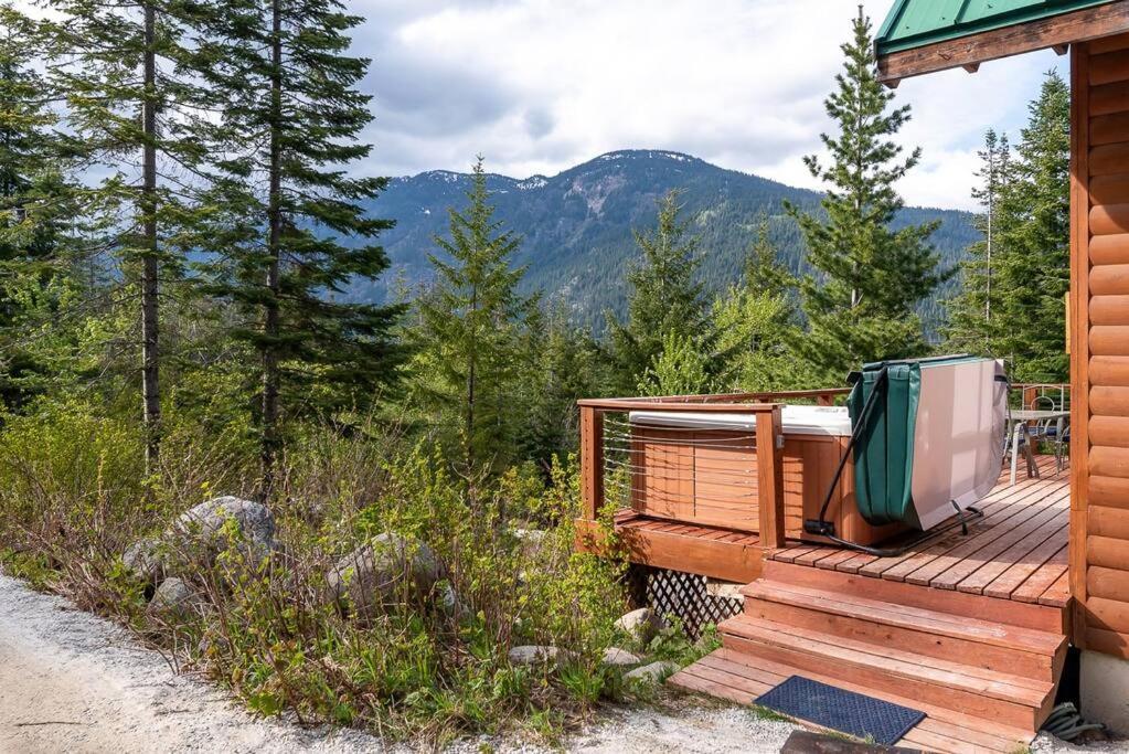 Hot Tub Cool Views: Roaring Creek Cabin Leavenworth Bagian luar foto