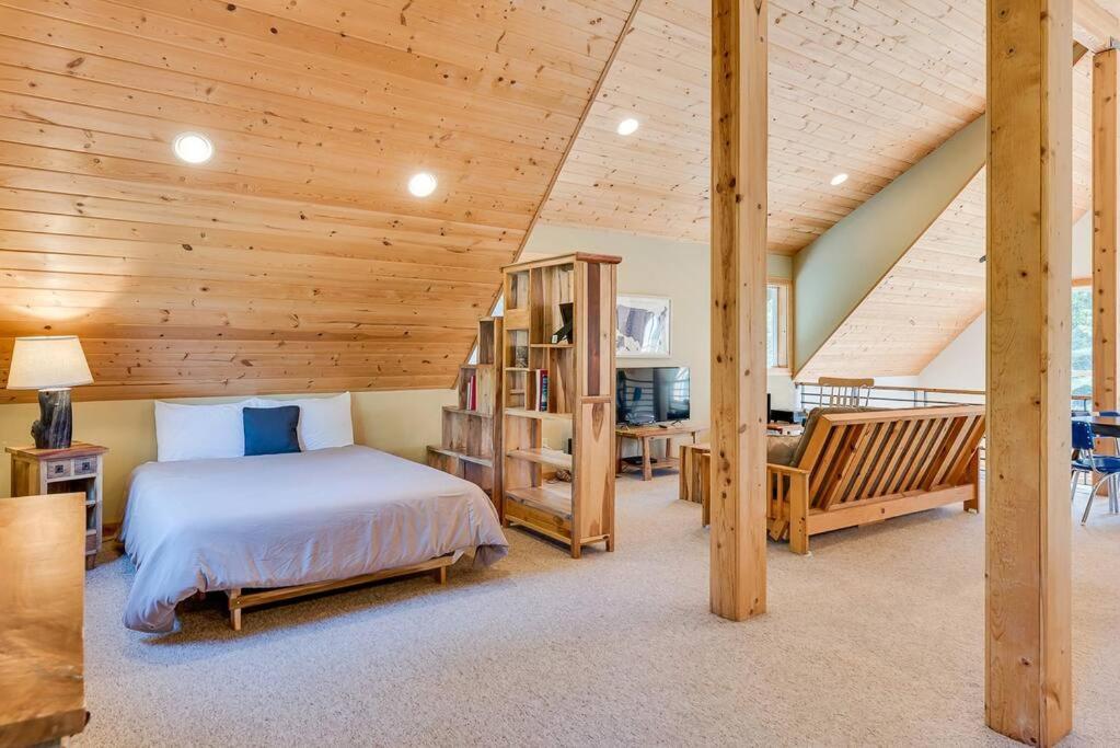 Hot Tub Cool Views: Roaring Creek Cabin Leavenworth Bagian luar foto