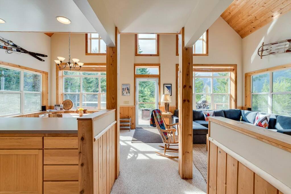 Hot Tub Cool Views: Roaring Creek Cabin Leavenworth Bagian luar foto