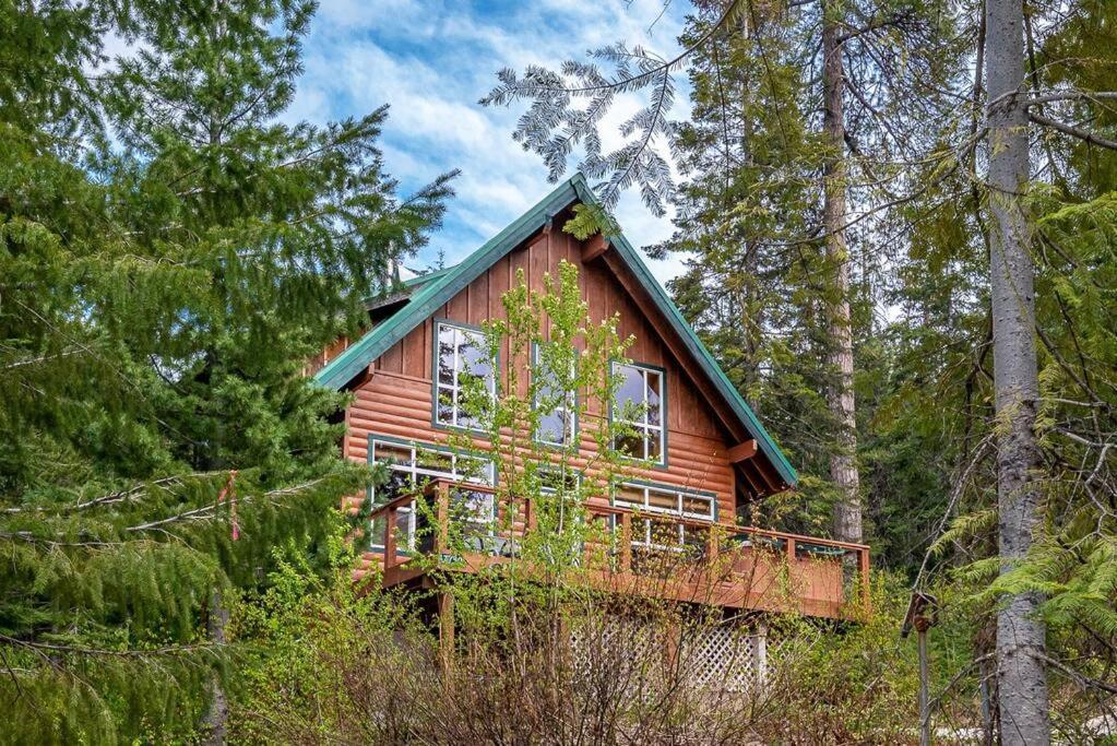 Hot Tub Cool Views: Roaring Creek Cabin Leavenworth Bagian luar foto