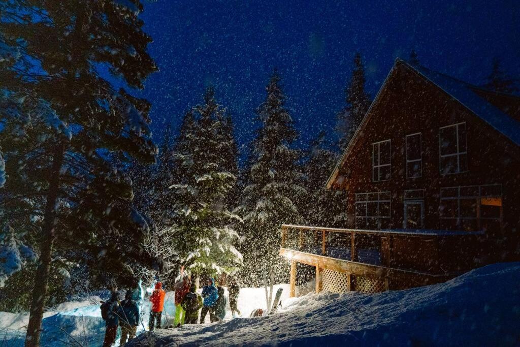 Hot Tub Cool Views: Roaring Creek Cabin Leavenworth Bagian luar foto